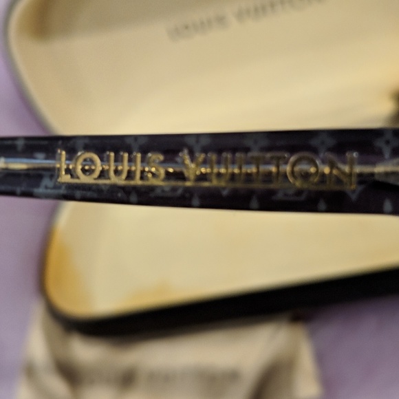 Louis Vuitton Sunglasses - Picture 4 of 8